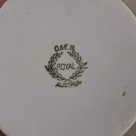 O.E.G. Royal Austria Iridescent Floral Lidded Button Trinket Box Gold Accents - Picture 12 of 13